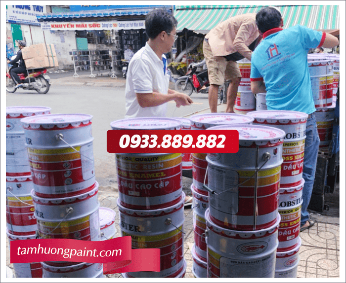 Thi công Sơn dầu Lobster cho bề mặt gỗ và kim loại